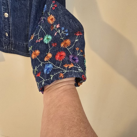 Stonebridge Women's Denim Jacket with Flower Embroidered Cuffs & Sleeves - Picture 12 of 16